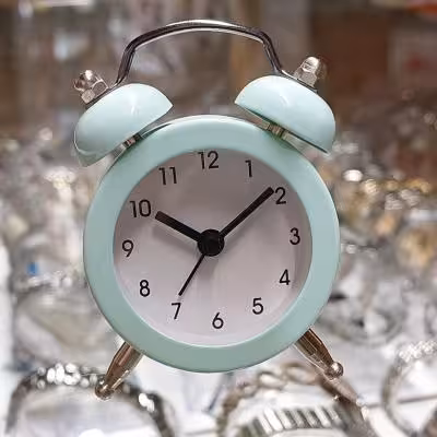 ساعت رومیزی کوچک سبز پاستلی