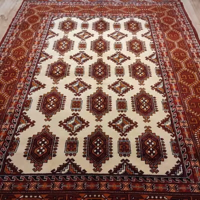 فرش دستباف دو و نیم متری طرح خشتی مدل AA