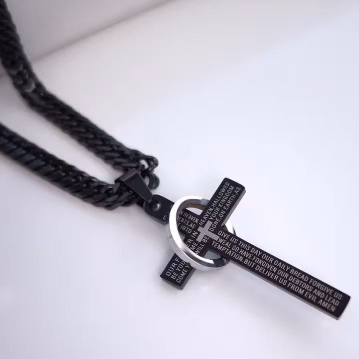 گردنبند صلیب مشکی استیل همراه زنجیر 6میل
