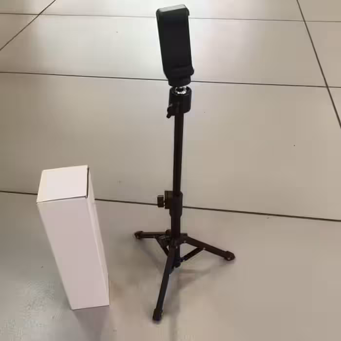 سه پایه رومیزی کوتاه همراه با هولدر