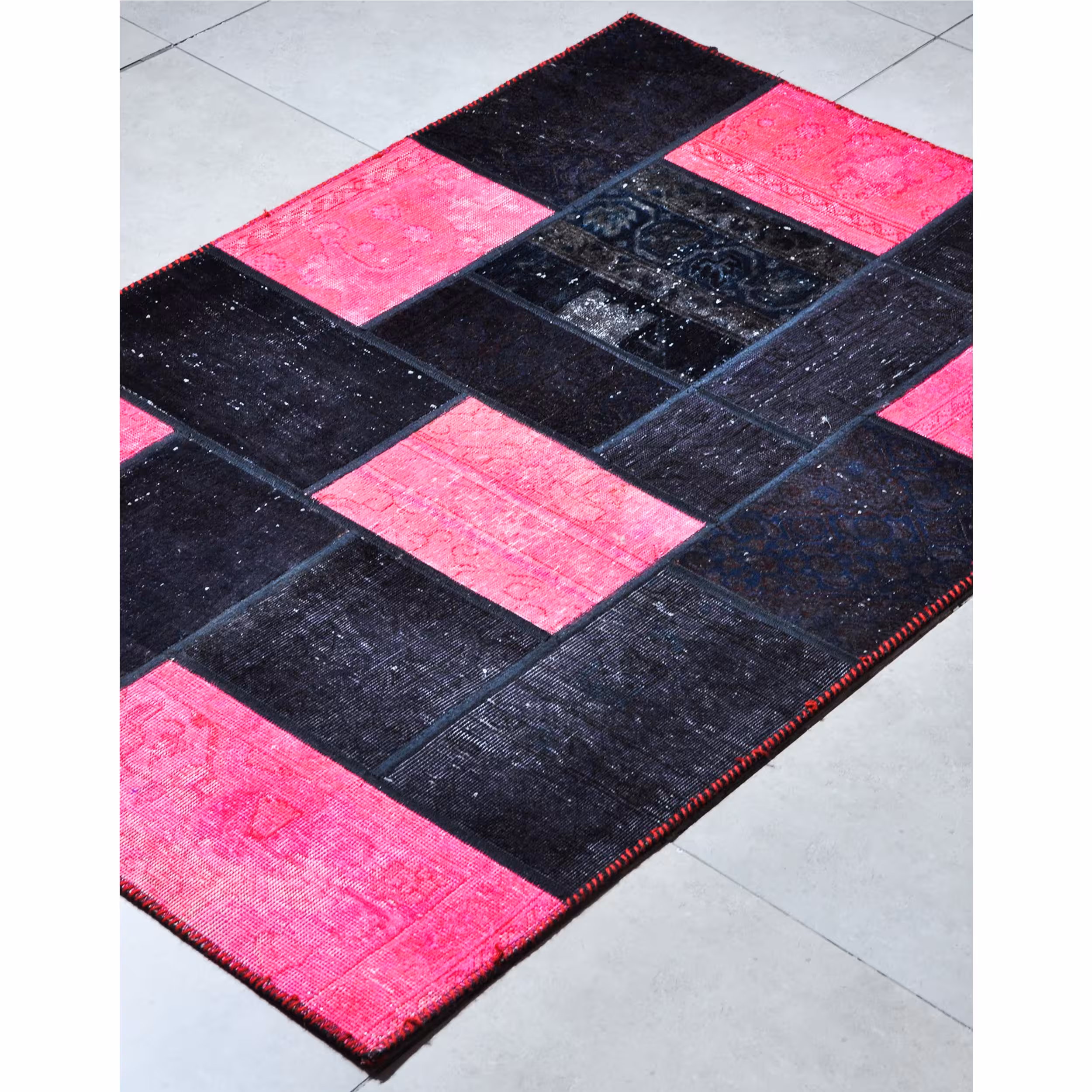 کلاژ فرش دستبافت دو متری امیرخیز مدل تکه دوزی کد 105972