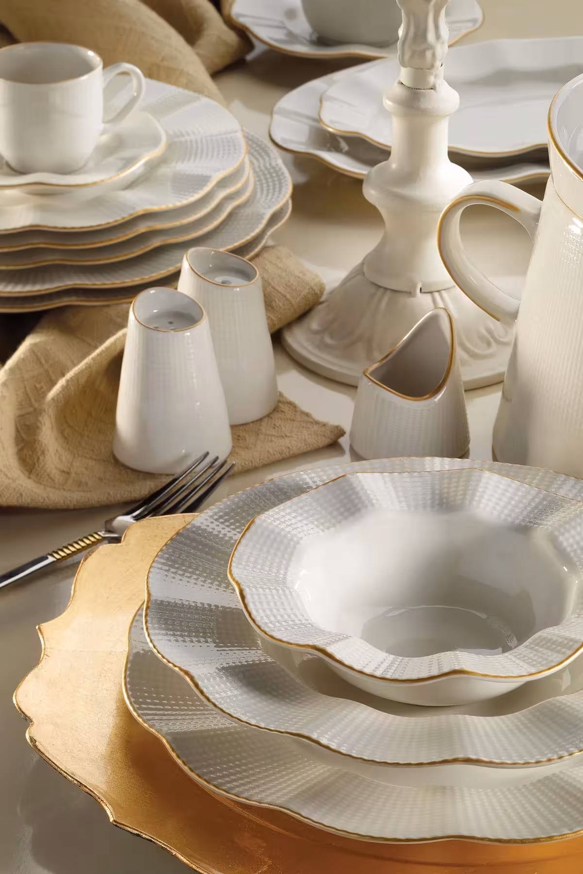 سرویس چینی 12 نفره 84 پارچه برند Kutahya Porselen مدل Milenda