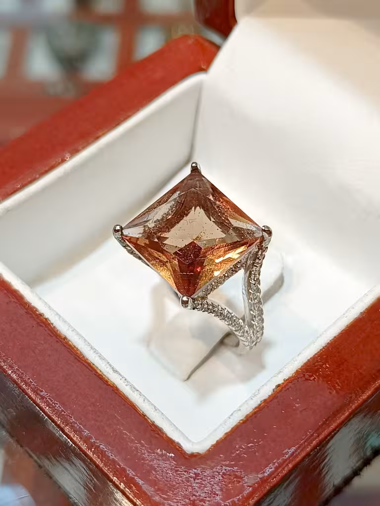 انگشتر نقره زنانه نگین زولتانایت (الکساندریت) – کدSr790