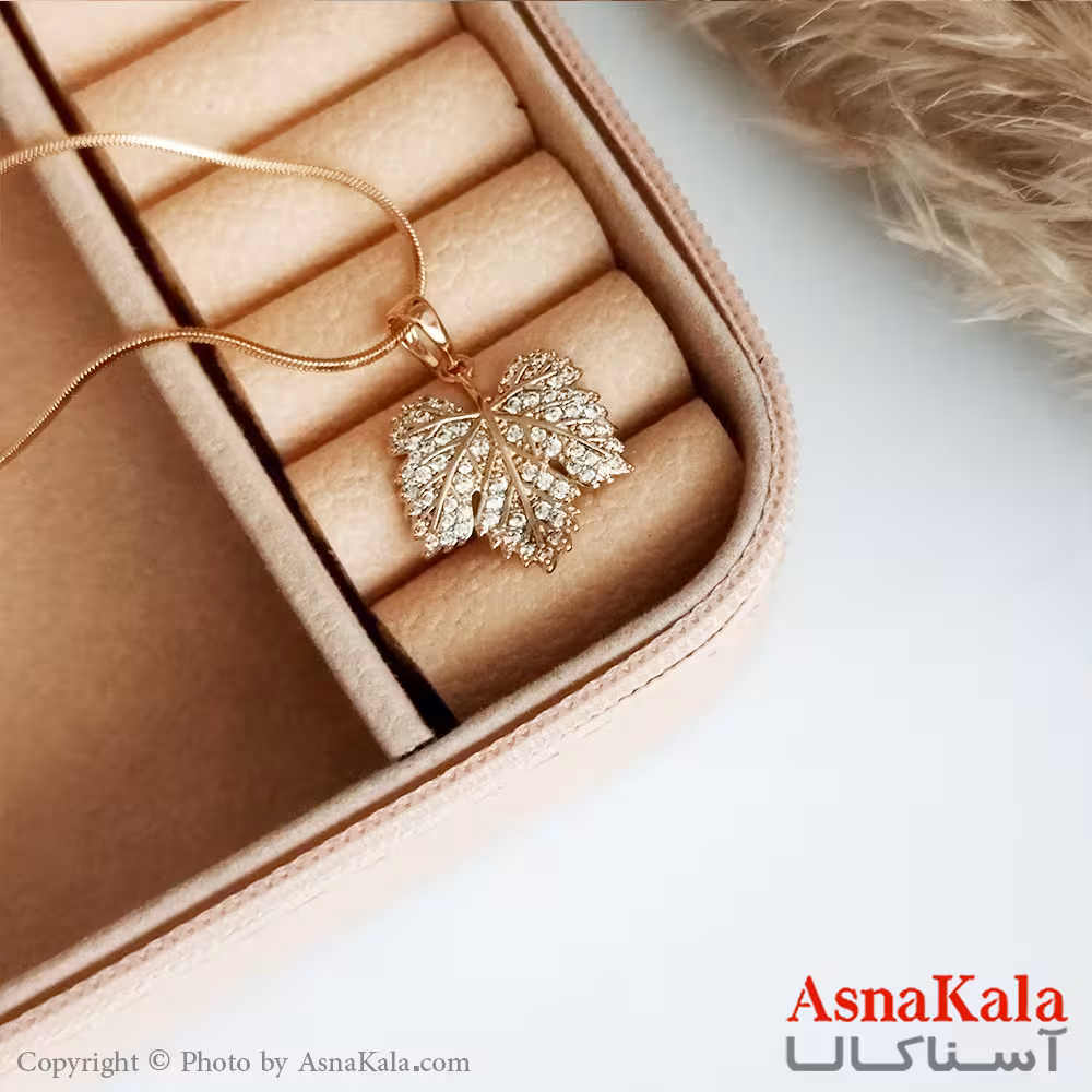گردنبند ژوپینگ اصل زنانه مدل برگ نگین دار رنگ طلایی کد GNB16498W