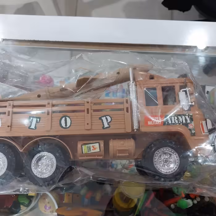 ماشین جنگی اسباب بازی