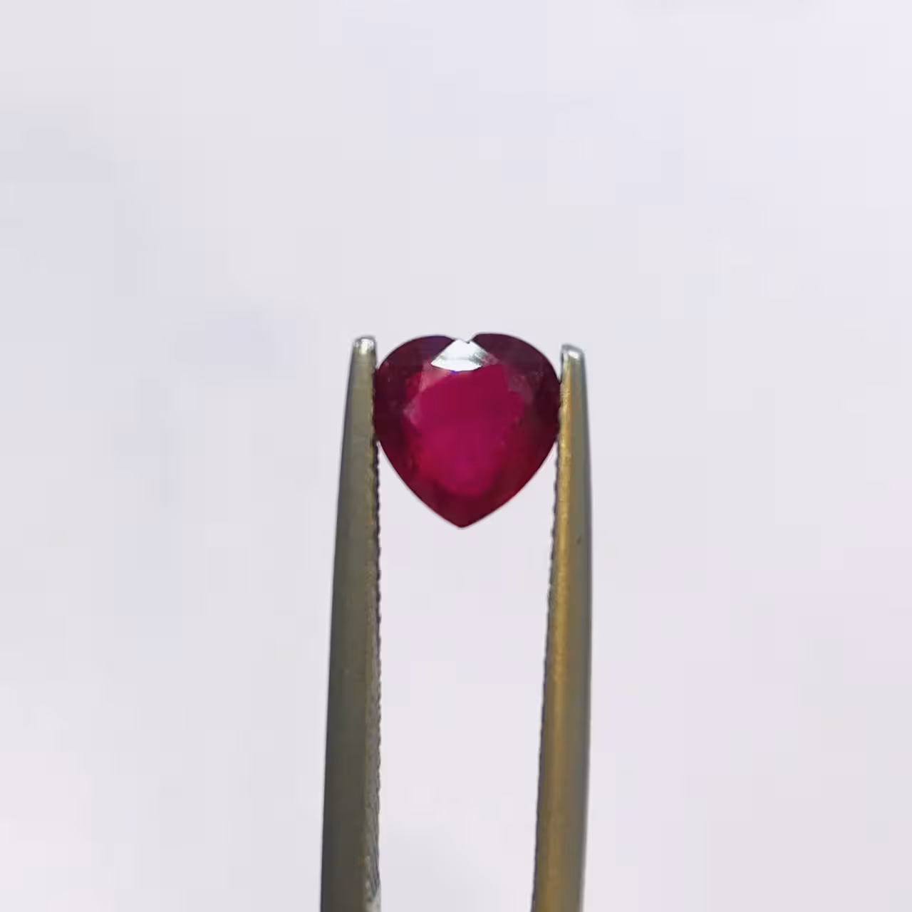 نگین یاقوت قرمز آفریقایی قلبی شکل اصل سایز 7*7