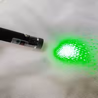 لیزر سبز با برد کیلومتری