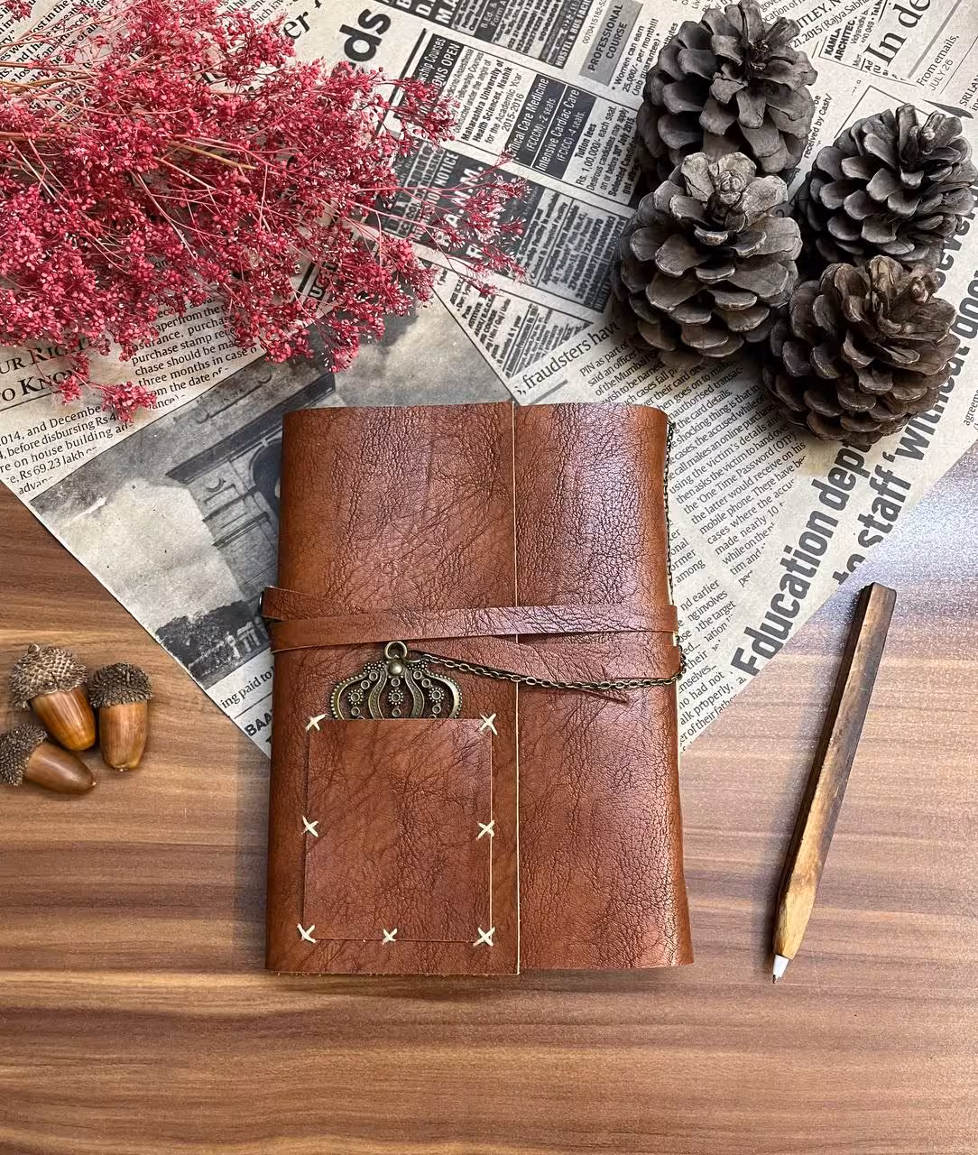 دفتر دستساز چرم بوکمارک تاج
