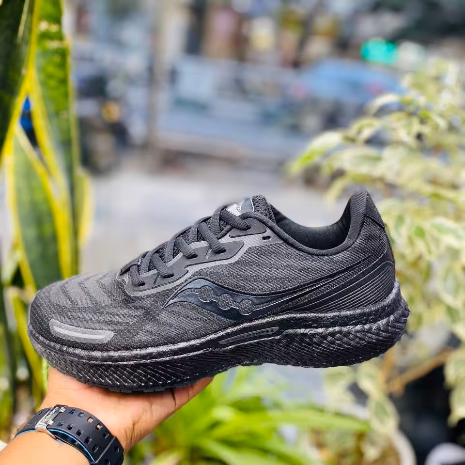 کفش پیاده روی مردانه ساکونی SAUCONY TRIUMPH 19 Black