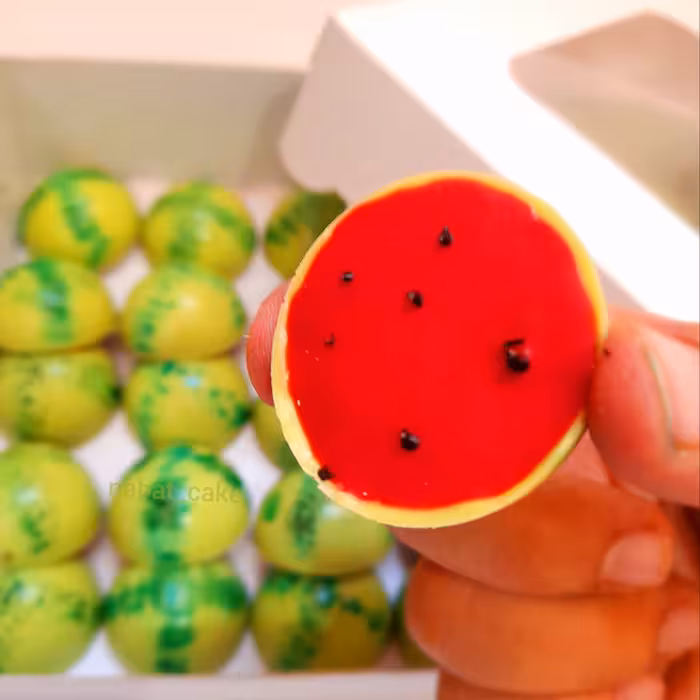 شکلات مغزدار هندوانه ای با وزن تقریبی1کیلو 