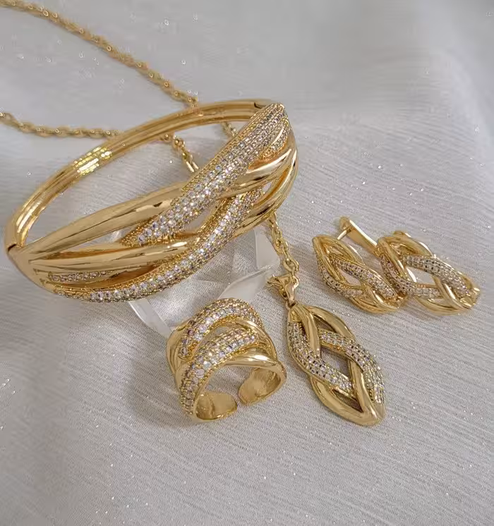 سرویس طرح طلای زنانه، مدل نگینی، برند معتبر ژوپینگ، ست کامل، کد1294💍