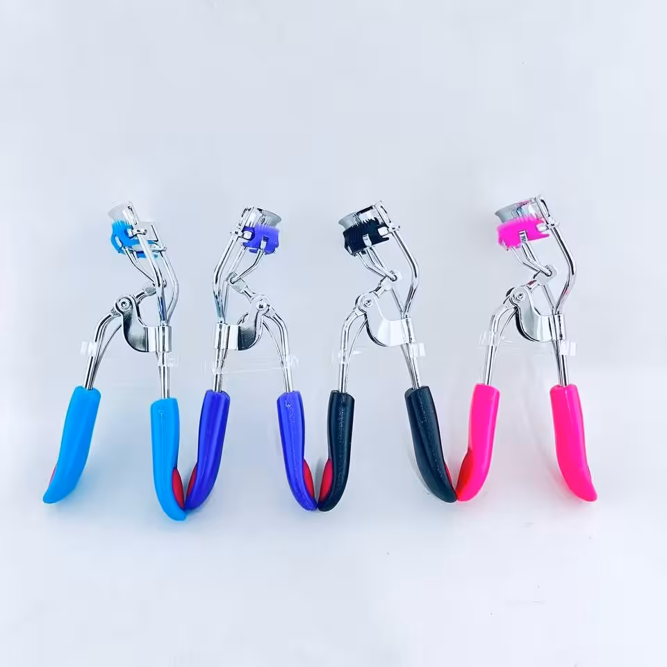 فر مژه برس دار دسته دکمه ای قلبی 