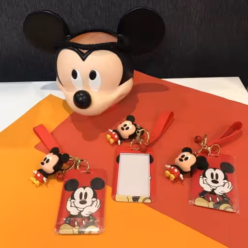 جاکلیدی سیلیکونی طرح میکی موس با جای کارت