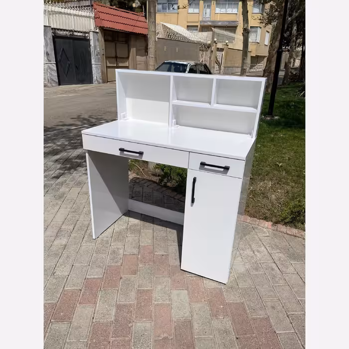 میز تحریر . میز . کتابخانه 