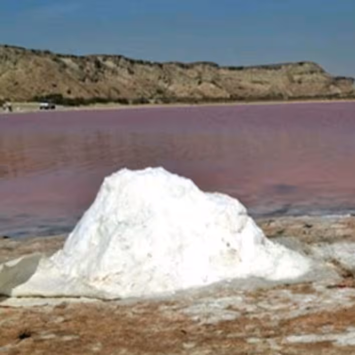 نمک طبیعی دریاچه لیپار چابهار ارسال با پست سریع به سراسر ایران