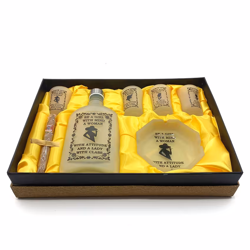 ست بطری 4 شات ، زیرسیگاری شیشه ای و سیگار برگ 350cc کد 580031