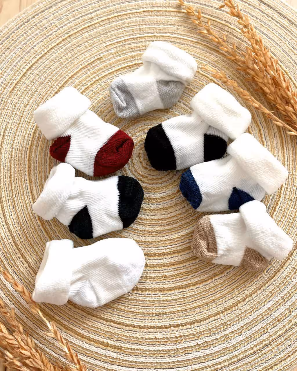 لباس نوزاد جوراب نوزادی ساده