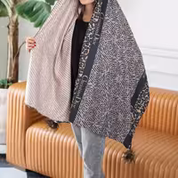 شال موهردار  زمستان و پاییزه منگوله دار پلنگی مارک دیور دار  