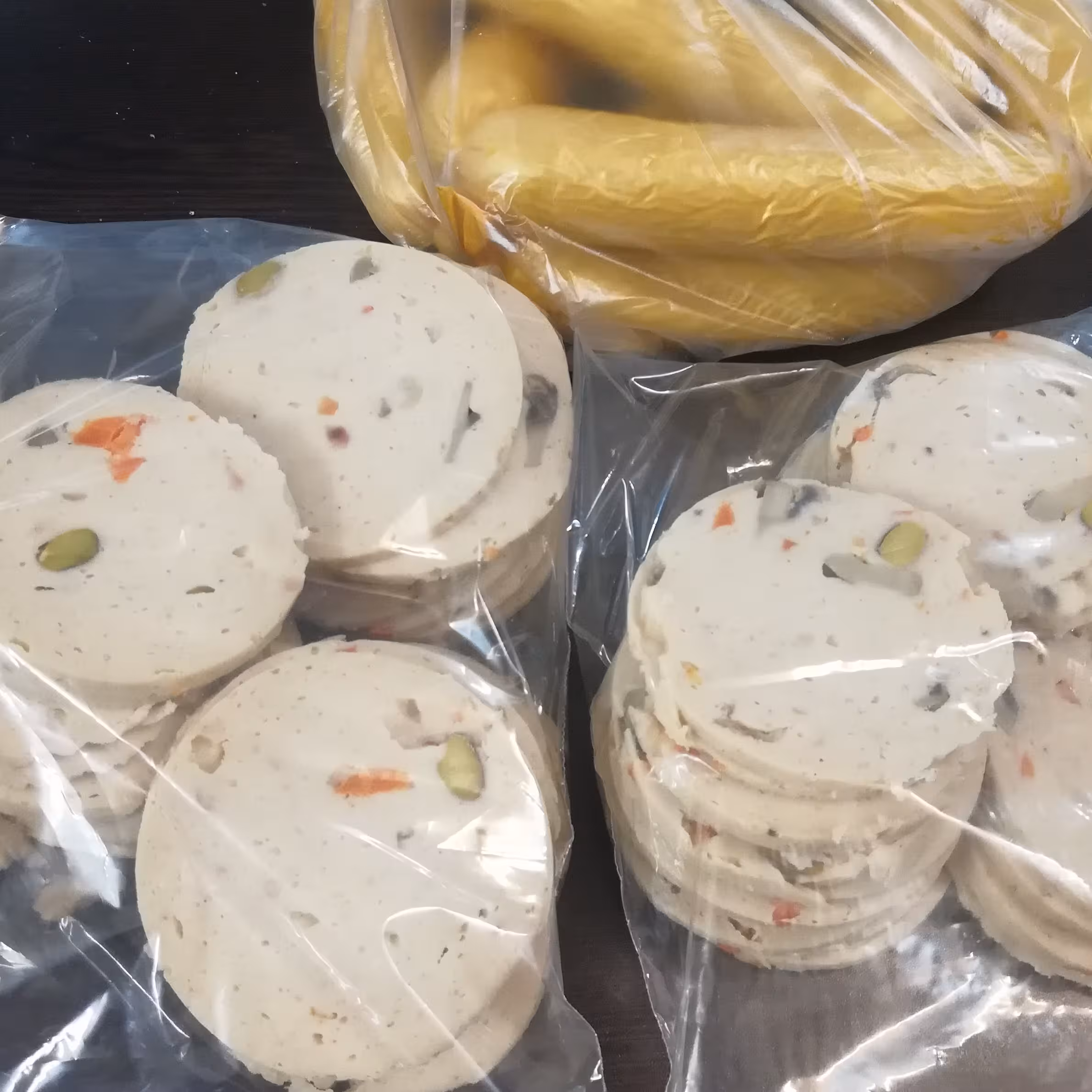 کالباس مرغ(1 کیلویی)