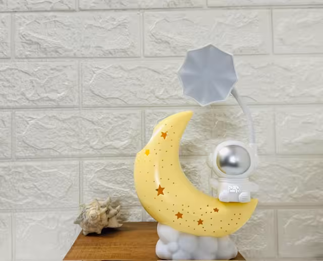 چراغ مطالعه فضانورد و ماه-زرد