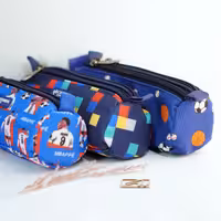 جامدادی سه زیپ استوانه ای طرح داد کریتورز کلاس آرتو سری بچگانه CREATORS CLASS printed cylinder pencil case Arto Kiddo series