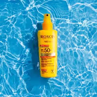 اسپری ضد آفتاب بیوکسین  مناسب تمامی پوست ها مقاومت بالا SUN CARE SPF50 BIOXCIN