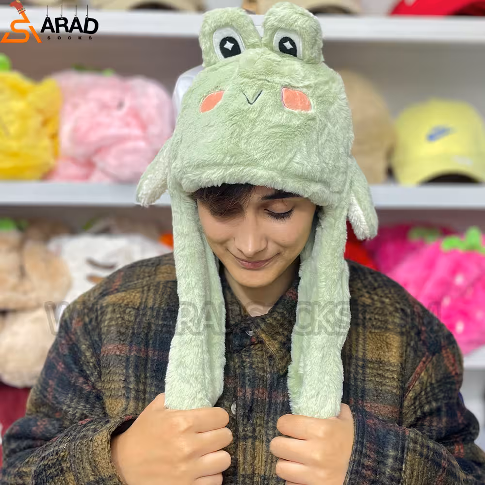 کلاه پمپی طرح قورباغه سبز