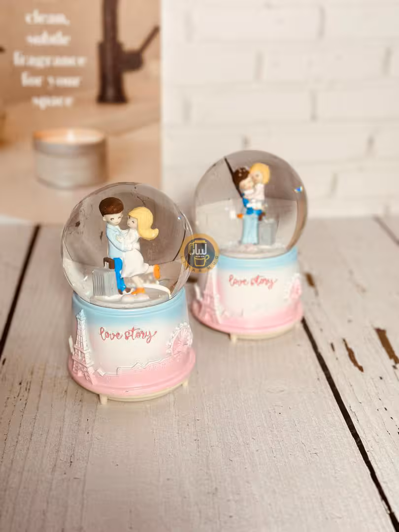 گوی موزیکال پمپی چراغدار بزرگ طرح دختر پسر عاشق کد 6852