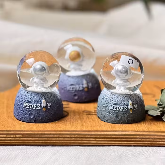 مینی گوی چراغدار فضانورد