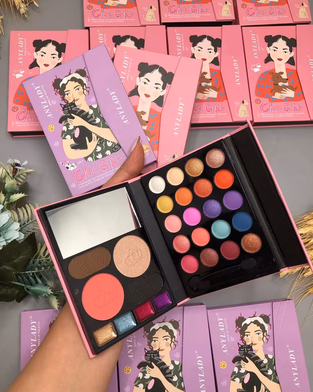 پالت سایه کیفی  چند کاره آرایشی طرح دختر کیوت از برند آنیلیدی/سایز متوسط مناسب سفر و کادویی