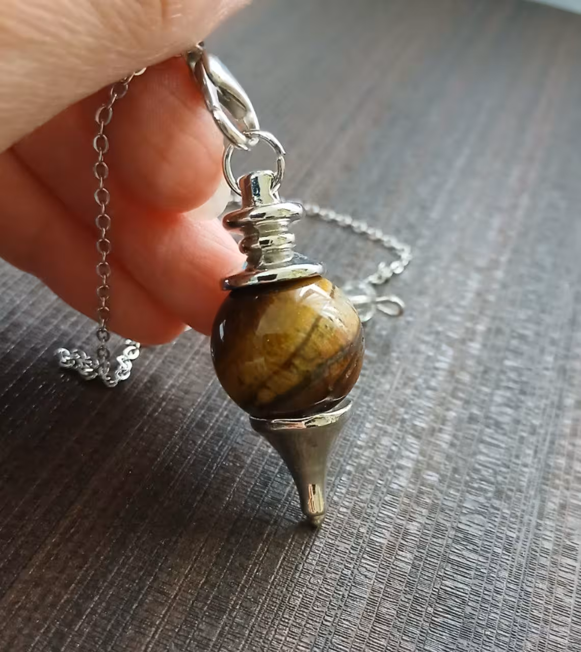 پاندول سنگی و گردنبند سنگ چشم ببر اصل و طبیعی _ کد 401031