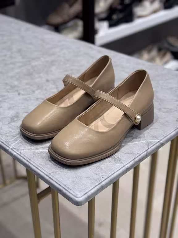 کفش زنانه وارداتی کوکو فول طبی پاشنه 4 سانت کد B632-2 رنگ خاکی سایز 40