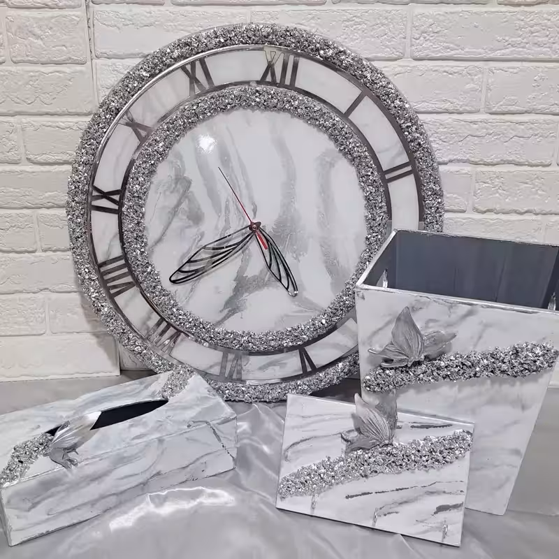 ساعت دیواری قطر40 ب همراه سطل و جا دستمال و جاکلیدی جهیزیه عروس