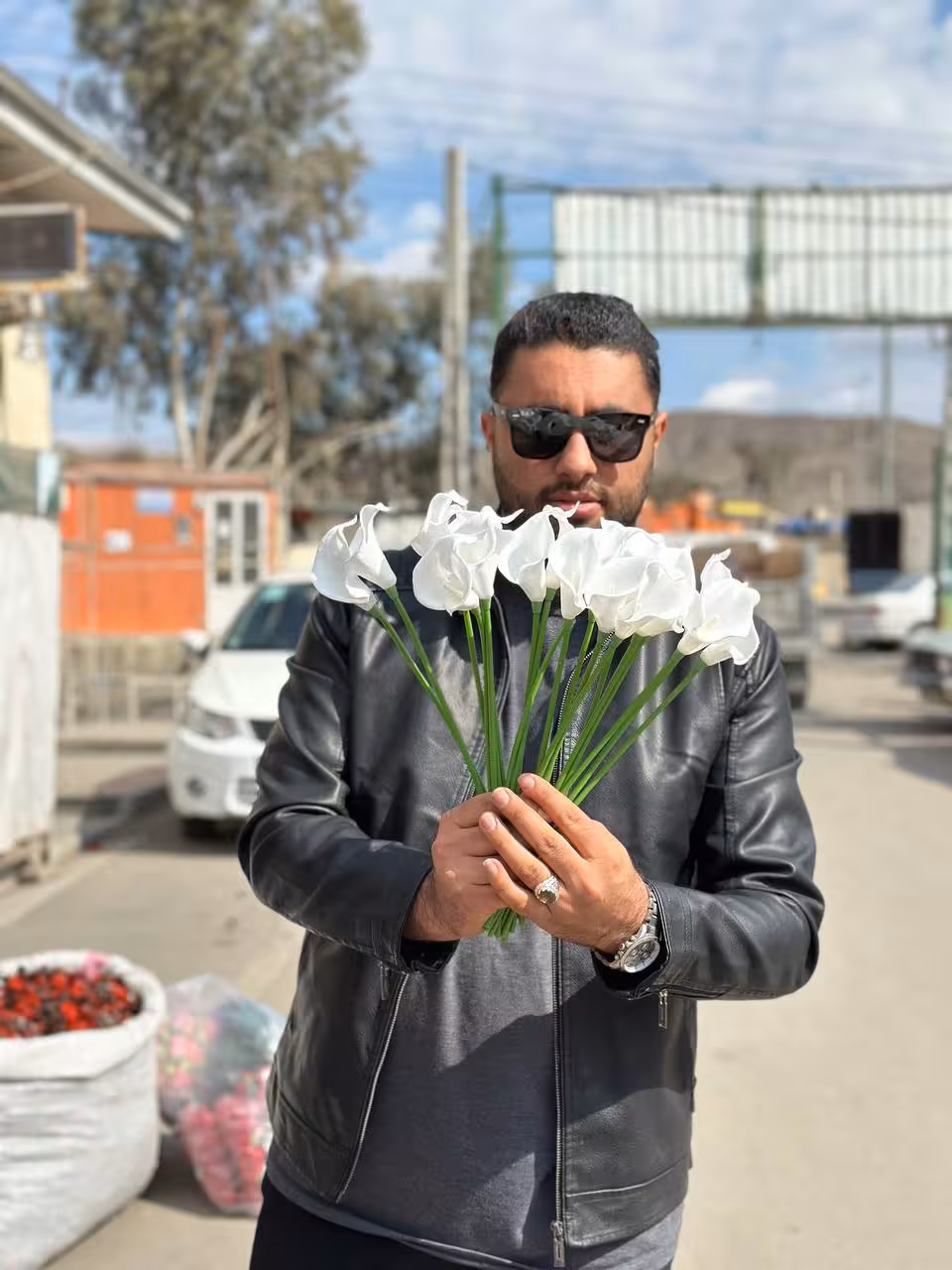 گل مصنوعی شیپوری لمسی وارداتی1عددی درجه1