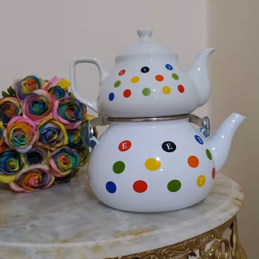 کتری و قوری.کتری لعابی  و قوری چینی 