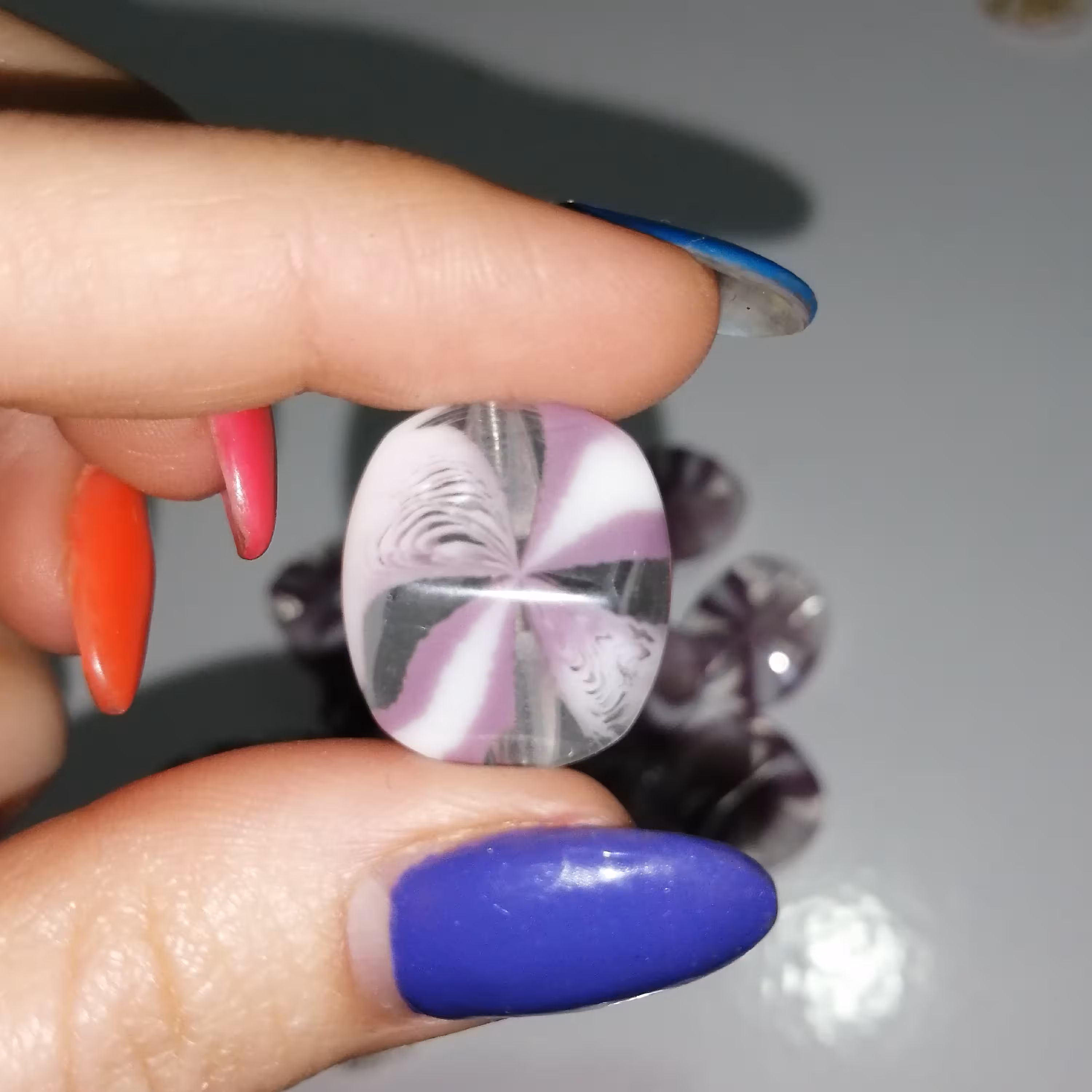  gدکمه لباس بزرگ طرح شیشه ای رنگ بنفش بسته 9 عددی 