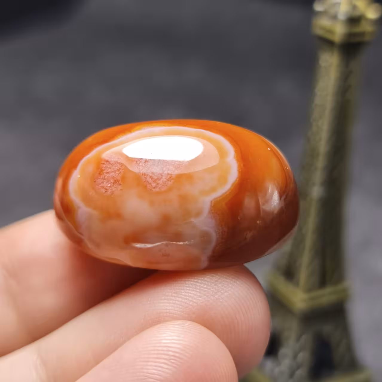  نگین درشت سنگ عقیق سلیمانی بسیار خاص اصل معدنی
کد 28220
