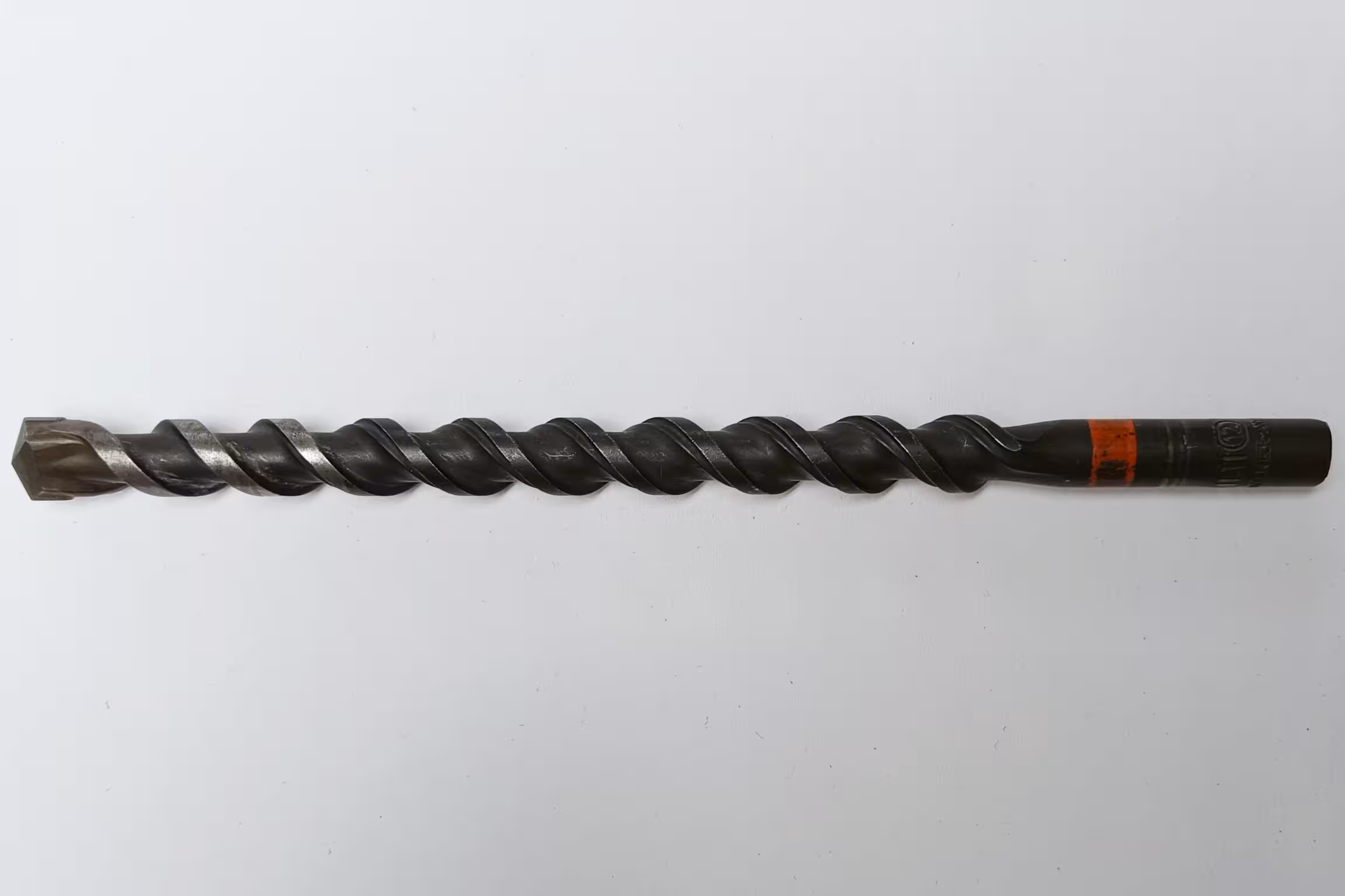 مته دیواری سر الماس هیلتی آلمانی اصل (کارکرده)