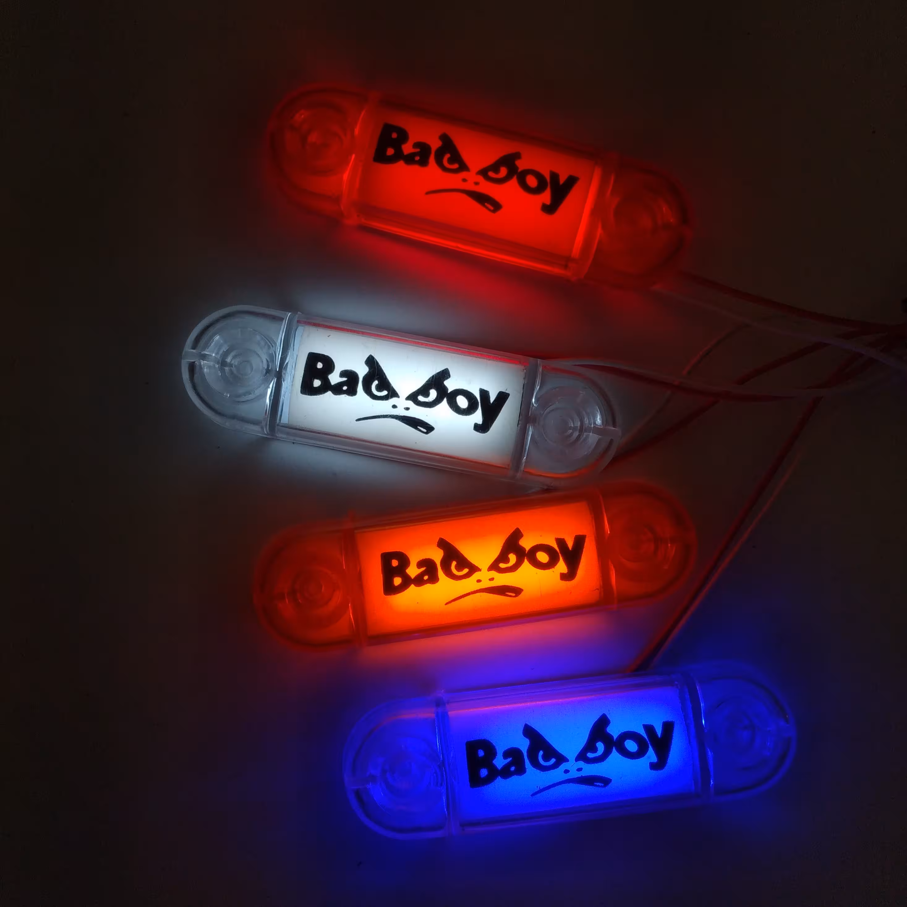 چراغ بغل آرم دارbad boy