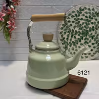 کتری لعابی سبز پاستیلی با دسته چوبی 1.7 لیتر