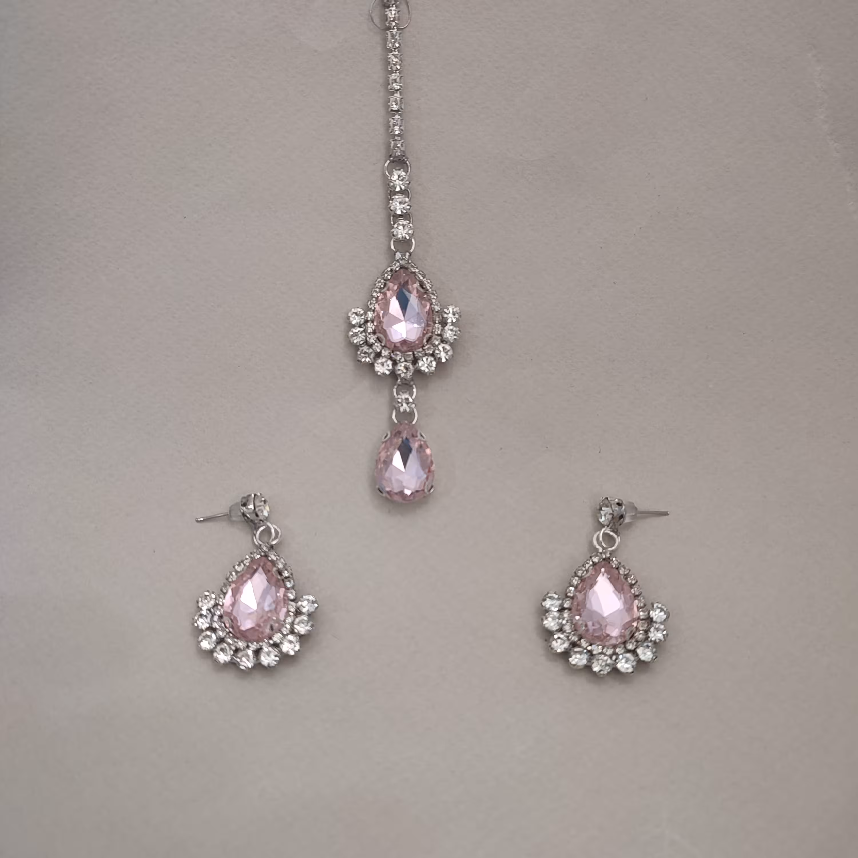 فرق بند و گوشواره در رنگهای مختلف