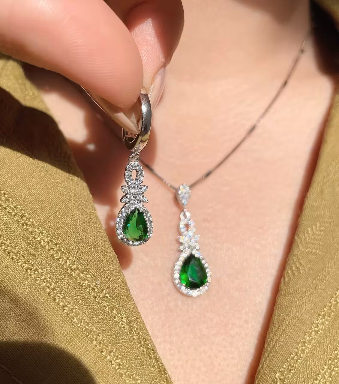 نیمست نقره زمرد جواهری کد 00155