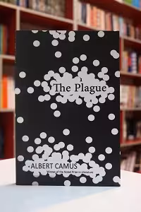 The Plague اثر Albert Camus
