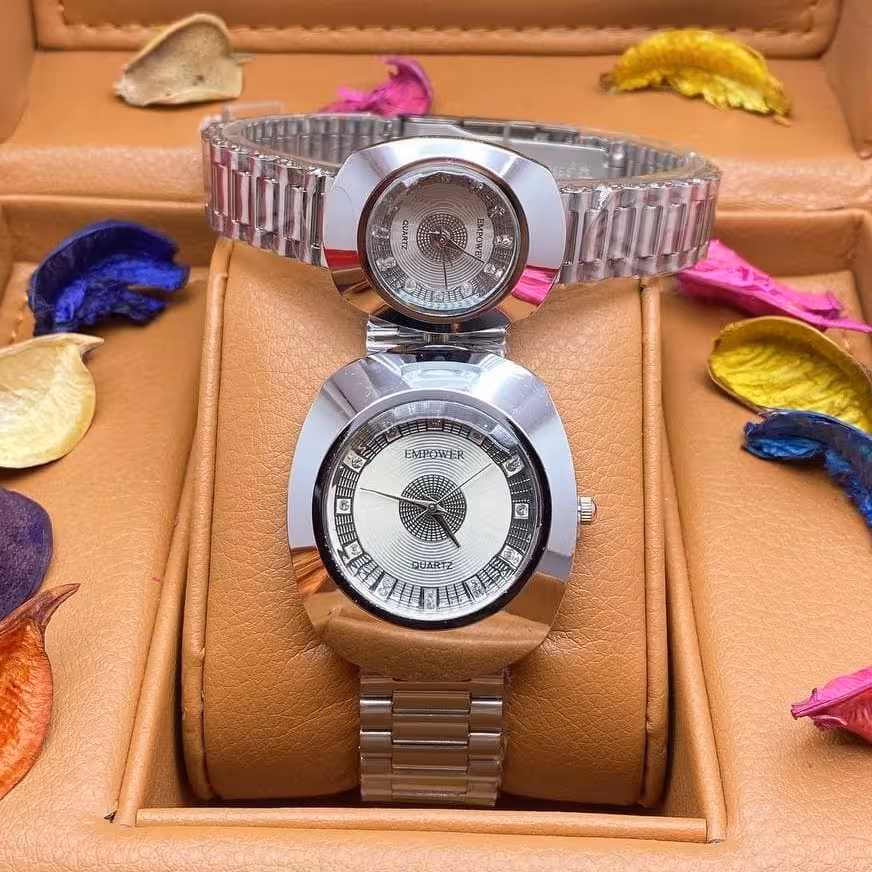 ست ساعت امپاور طرح رادو تخم مرغی
کیفیت عالی.گارانتی شش ماهه