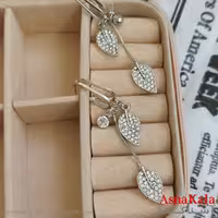 گوشواره جواهری مدل آویز نگیندار رنگ نقره ای کد GSH152118W