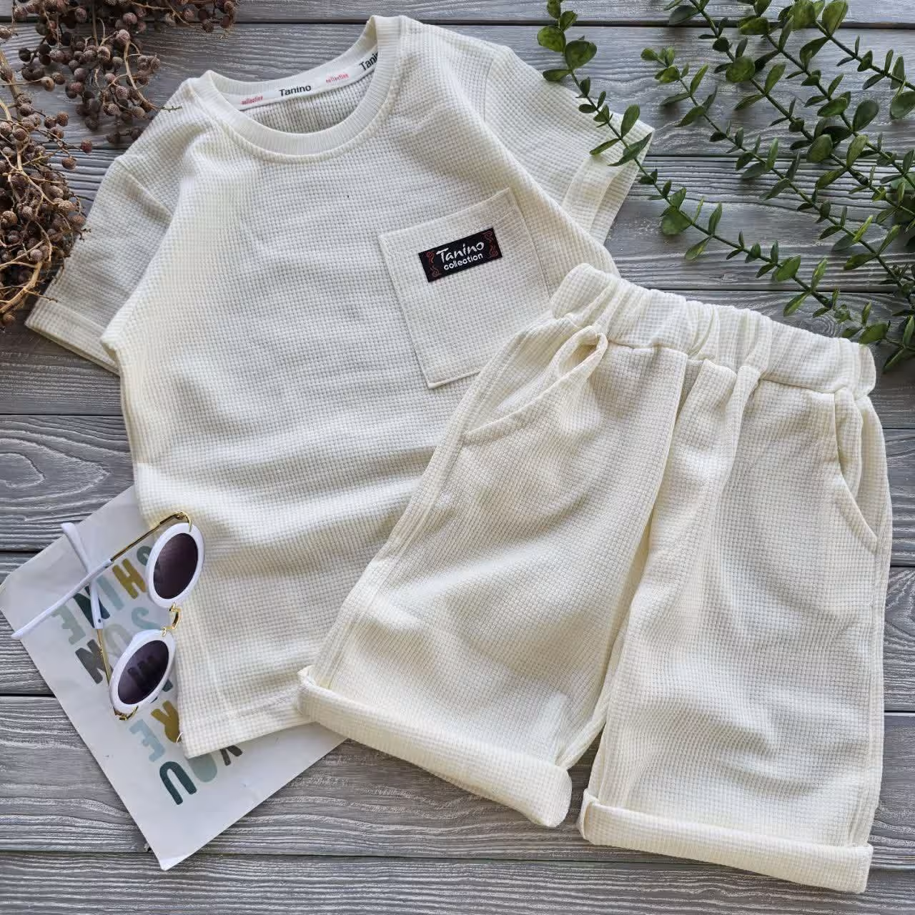 لباس بچه گانه تیشرت شلوارک بیسکوییتی سفید