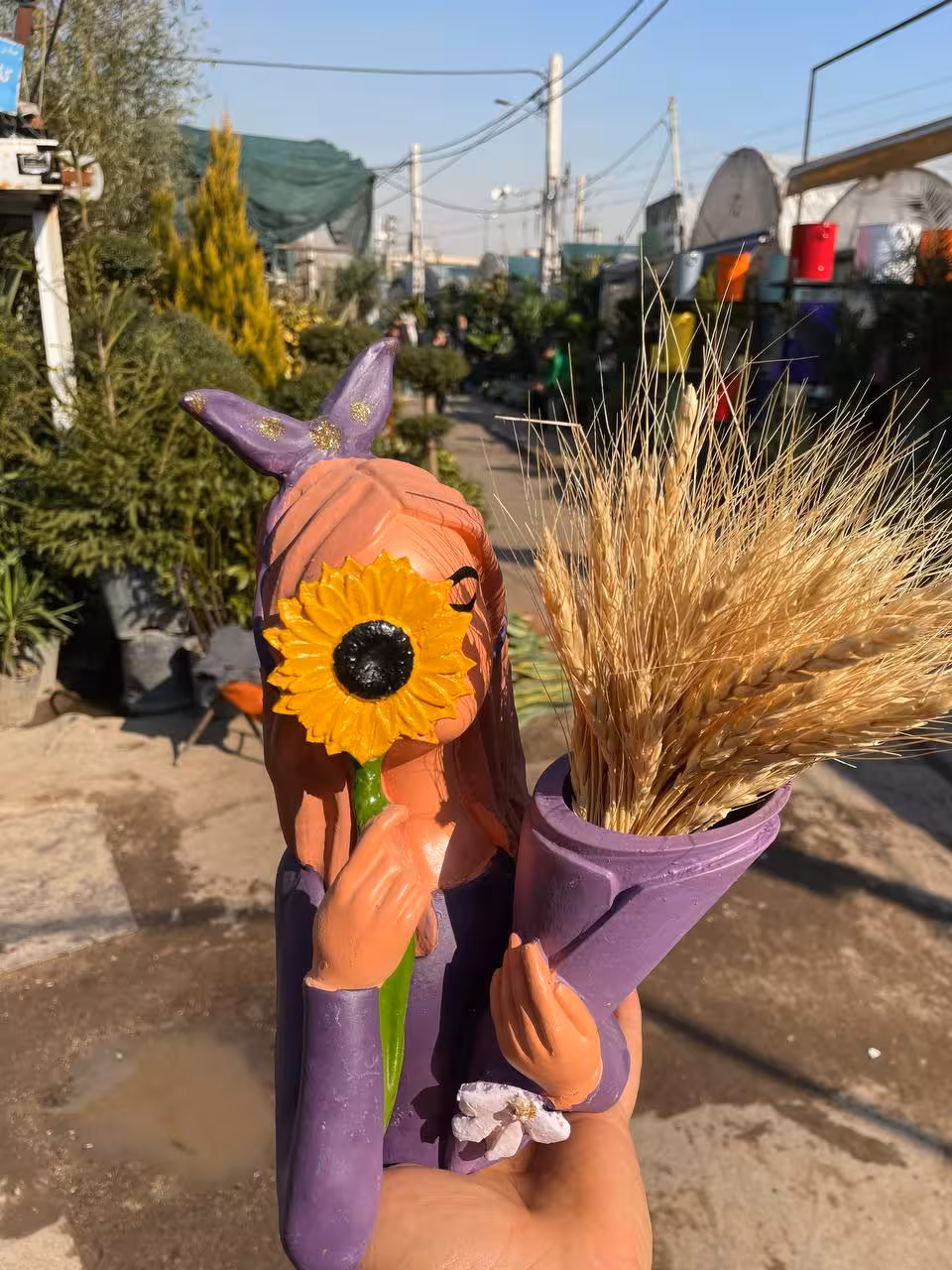 گلدان دکوری عروسک