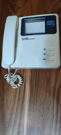 مانیتور در باز کن /آیفون تصویری تابان سیاه سفیدمدلkocom - kvm 920(استوک)