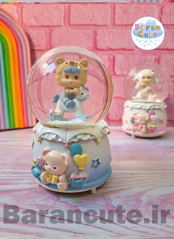 گوی موزیکال پمپی برفی چراغ دار سایز بزرگ طرح پسر و اسب کیوت