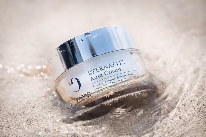 کرم مرطوب کننده و جوانساز 50 میل سلرادار